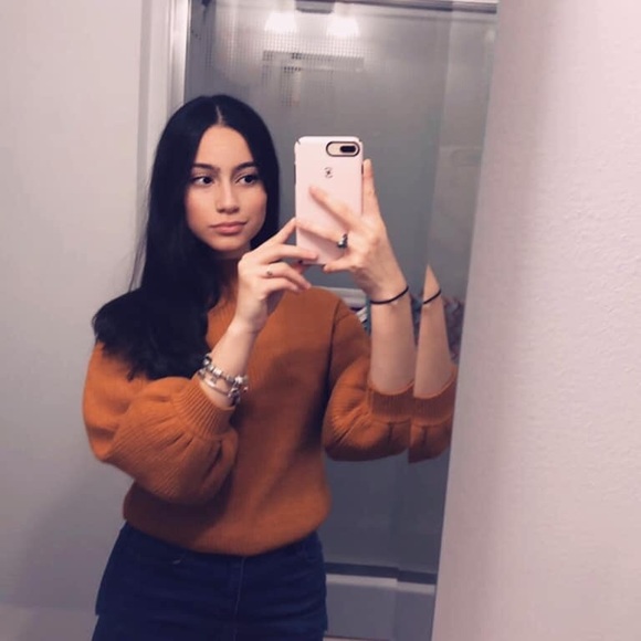 Poshmark profile picture for @affiliate